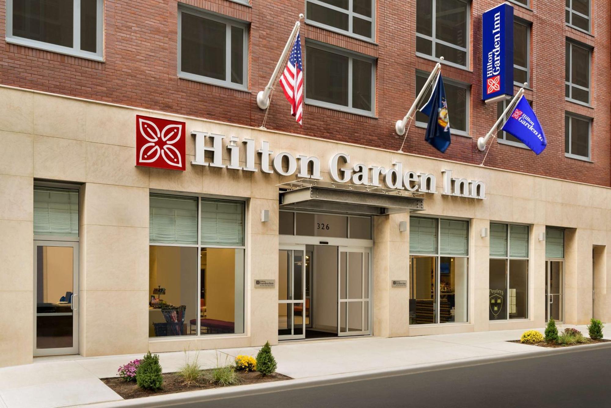 Hilton Garden Inn New York Times Square South Exterior foto