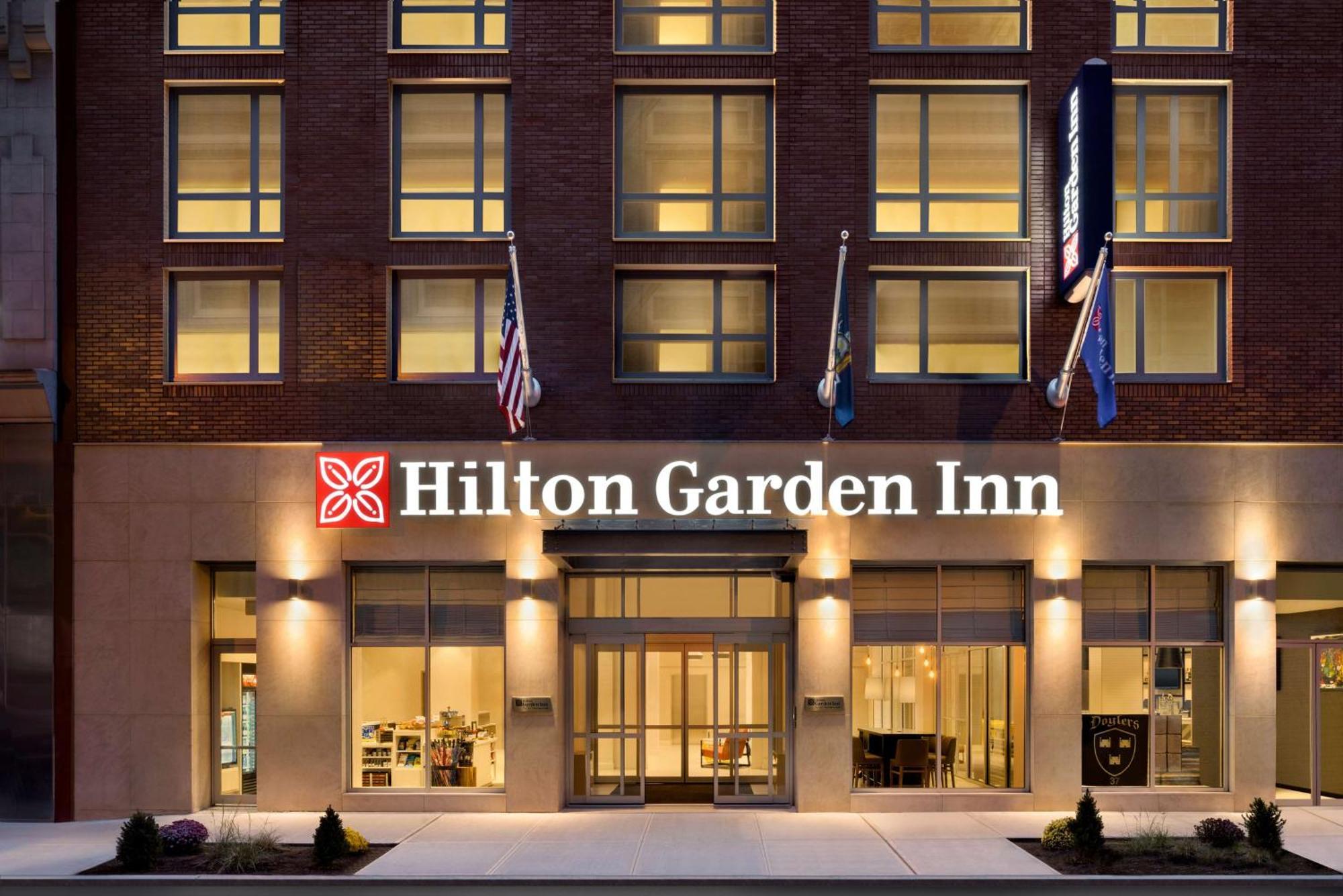 Hilton Garden Inn New York Times Square South Exterior foto